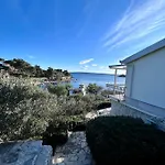 House Blue Lagoon