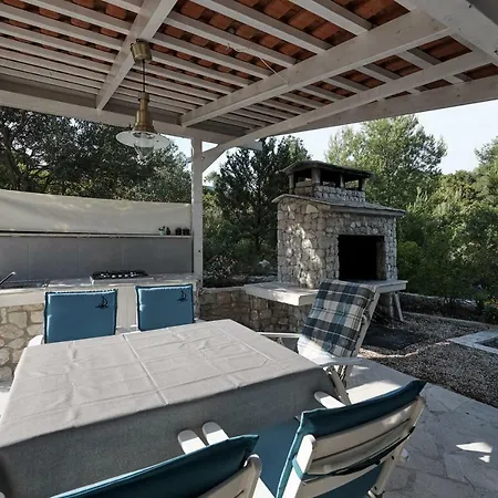 House Blue Lagoon