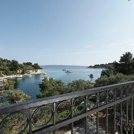 House Blue Lagoon Holiday home Okrug Gornji